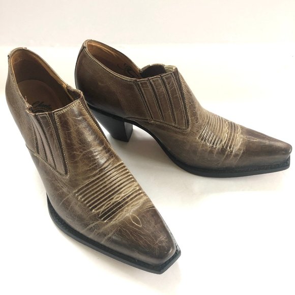 Charlie 1 Horse Western Ankle Boot in Rustic Brown - Picture 2 of 8